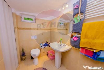 Casă cu 5 camere cu Teren 600 Mp în Central