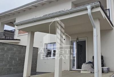 Duplex cu 5 camere cu Canalizare în Moșnița Nouă - 1