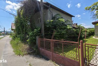 Casă cu 6 camere cu Teren 1444 Mp în Central - 12