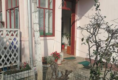Casă cu 4 camere în Micro 1 - 5