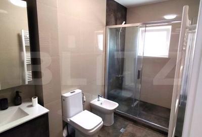 Casă cu 5 camere cu Teren 251 Mp în Tomești