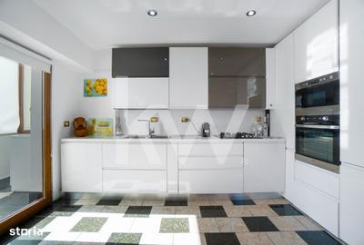 Apartament cu 3 camere în Răcădău