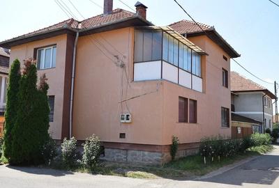 Casă cu 6 camere cu Teren 385 Mp în Central