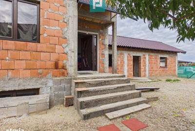 Casă cu 4 camere în Bodrogu Vechi