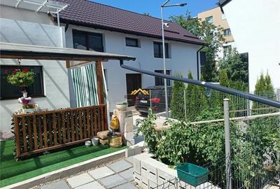 Casă cu 4 camere cu Teren 450 Mp în Central