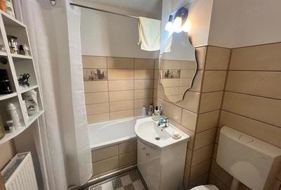 Apartament cu 2 camere decomandat, mobilat în Km 4