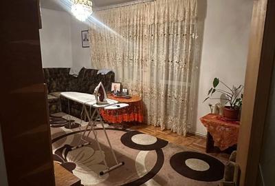 Apartament cu 4 camere decomandat în Central - 3