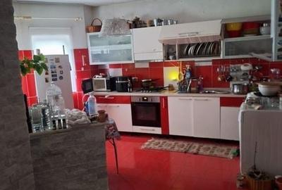 Casă cu 4 camere cu Teren 170 Mp în Șcheia