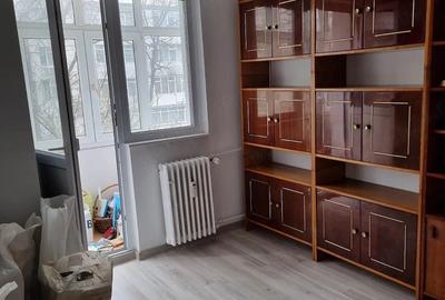 Apartament cu 4 camere decomandat în Micro 13 - 2