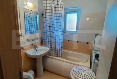 Apartament cu 3 camere decomandat în Aradului