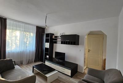 Apartament cu 3 camere, mobilat în Central