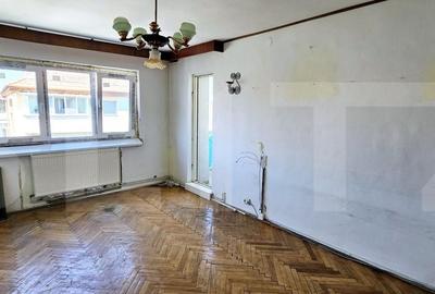 Apartament cu 3 camere decomandat în Lenin