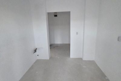 Apartament cu 3 camere decomandat în Malu Roșu - 2