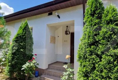 Casă cu Teren 905 Mp în Pielești