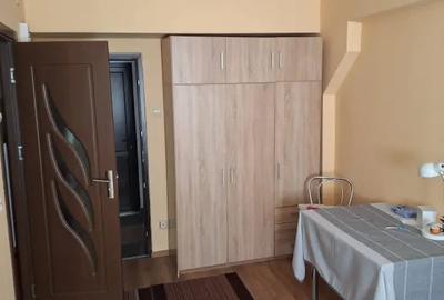 Garsonieră decomandată în Central