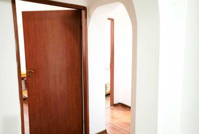 Apartament cu 3 camere decomandat în Crihala