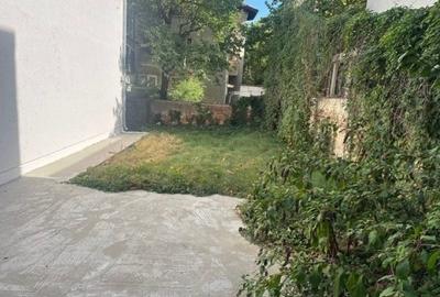 Casă cu 8 camere cu Canalizare în Primăverii - 4