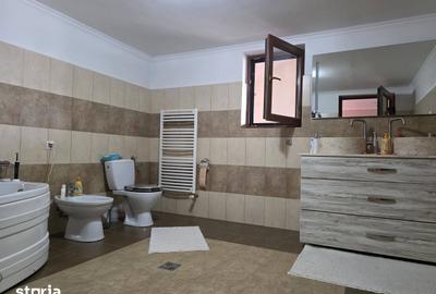 Casă cu 4 camere cu Teren 889 Mp în Oșorhei - 2
