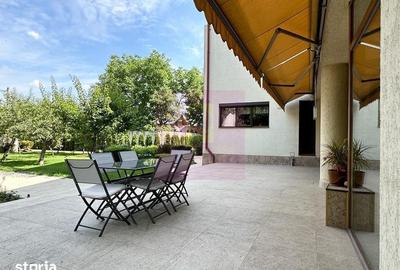 Casă cu 10 camere cu Teren 1700 Mp în Sud