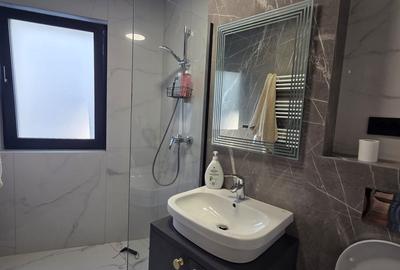 Apartament cu 3 camere în Mărășești
