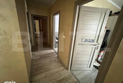 Apartament cu 3 camere semidecomandat în Florești