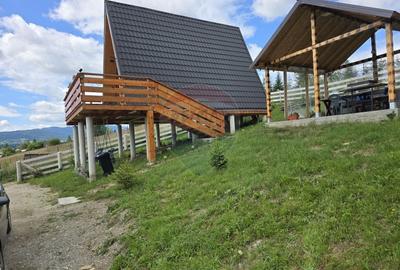 Casă individuală cu 2 camere cu Teren 561 Mp în Șaru Dornei