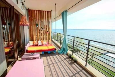 Apartament cu 3 camere semidecomandat, mobilat în Central