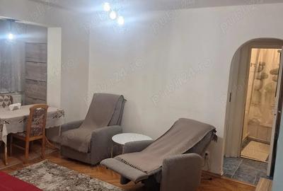 Apartament cu 3 camere semidecomandat în Central - 3