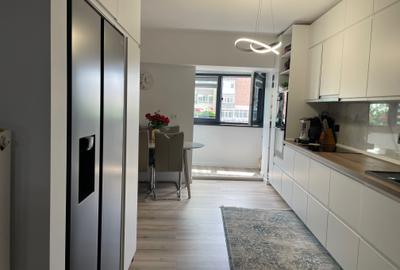 Apartament cu 4 camere decomandat în Central - 1