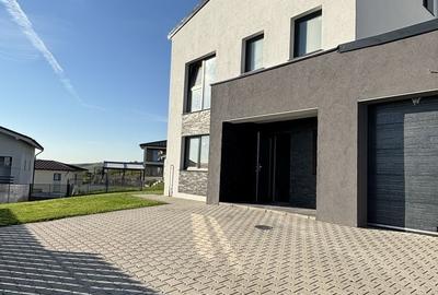 Casă cu 5 camere cu Canalizare în Dezmir