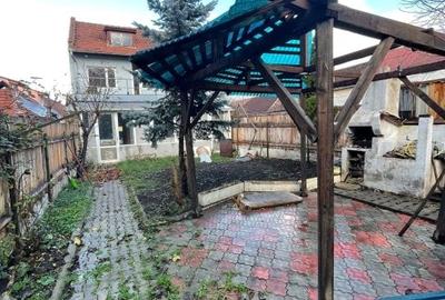 Casă individuală cu 6 camere cu Canalizare în Centrul Istoric - 2