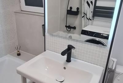Apartament cu 2 camere decomandat în Eroii Revoluției