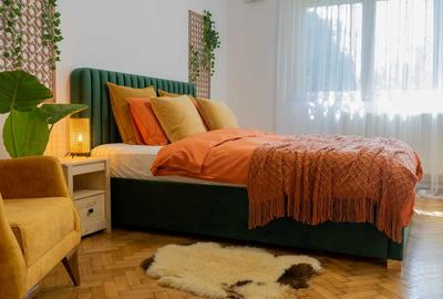 Apartament cu 3 camere semidecomandat în Central