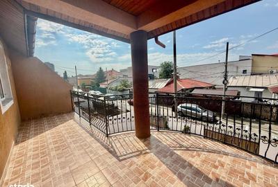 Casă cu 4 camere în Apărătorii Patriei