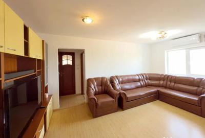 Apartament cu 3 camere semidecomandat în Central - 1