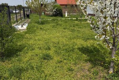 Casă cu 4 camere cu Teren 600 Mp în Tărtășești