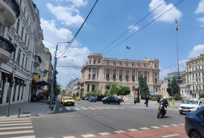 Apartament cu 2 camere nedecomandat în P-ța Universității