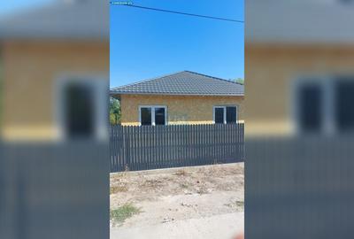 Casă cu 3 camere cu Teren 1700 Mp în Găujani