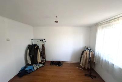 Casă cu 3 camere cu Canalizare în Vulturu - 6