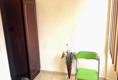 Apartament cu 3 camere semidecomandat, mobilat în Micro 3 - 11