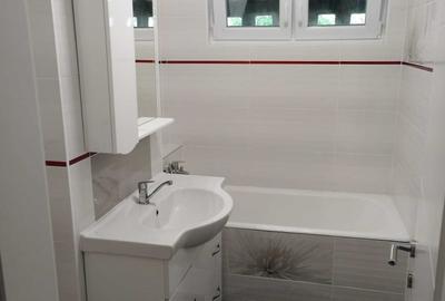 Apartament cu 3 camere decomandat în Exterior Vest