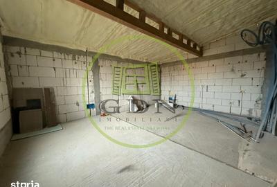 Casă cu 5 camere cu Teren 690 Mp în Central