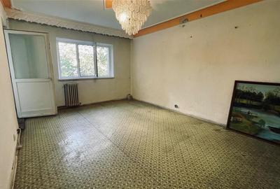 Apartament cu 2 camere decomandat în Nicolina