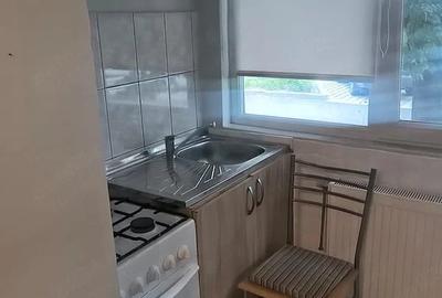 Garsonieră decomandată în Lipovei