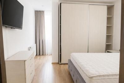 Apartament cu 3 camere decomandat în Tractorul - 3