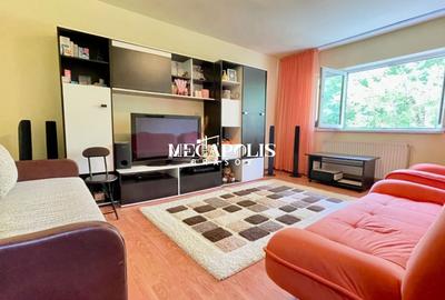 Apartament cu 3 camere decomandat în Răcădău - 2