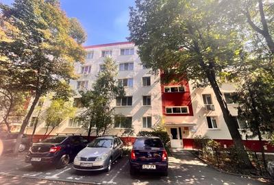 Apartament cu 3 camere decomandat, mobilat în Berceni
