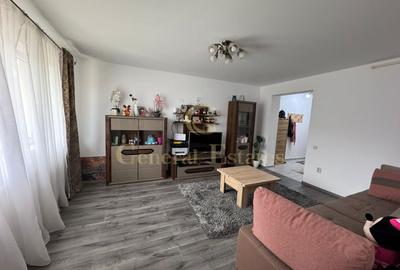 Apartament cu 2 camere semidecomandat în Tractorul - 2