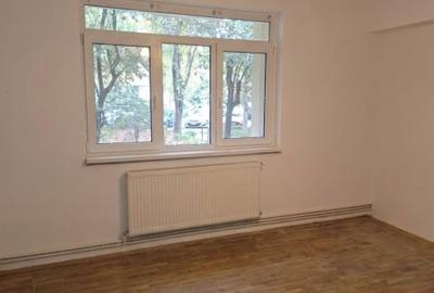 Apartament cu 2 camere semidecomandat în Titulescu