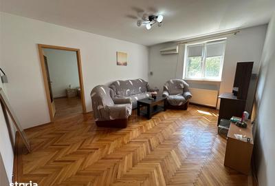 Apartament cu 3 camere semidecomandat în Luncă